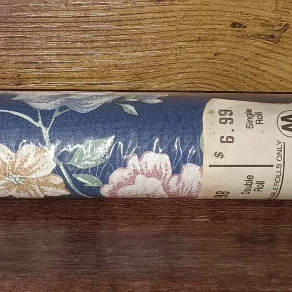 Vintage Double Roll of Soft Traditional Flowers Wall Border Paper